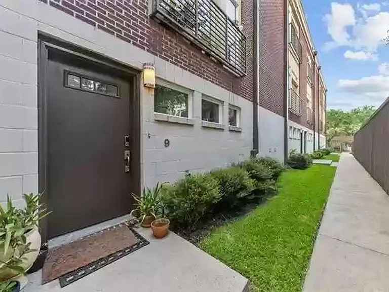 5711 Ross Ave #9 — Photo 13