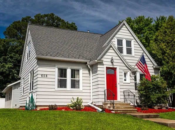 608 S Oak St, La Crescent, MN 55947