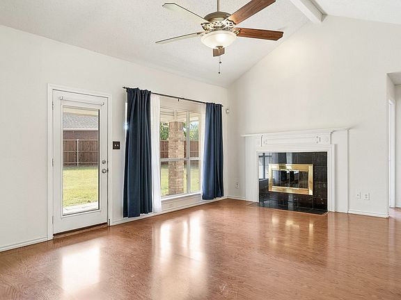 5th image of 9400 Sunset Dr