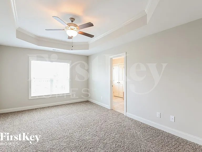 92 Squire St — Photo 5
