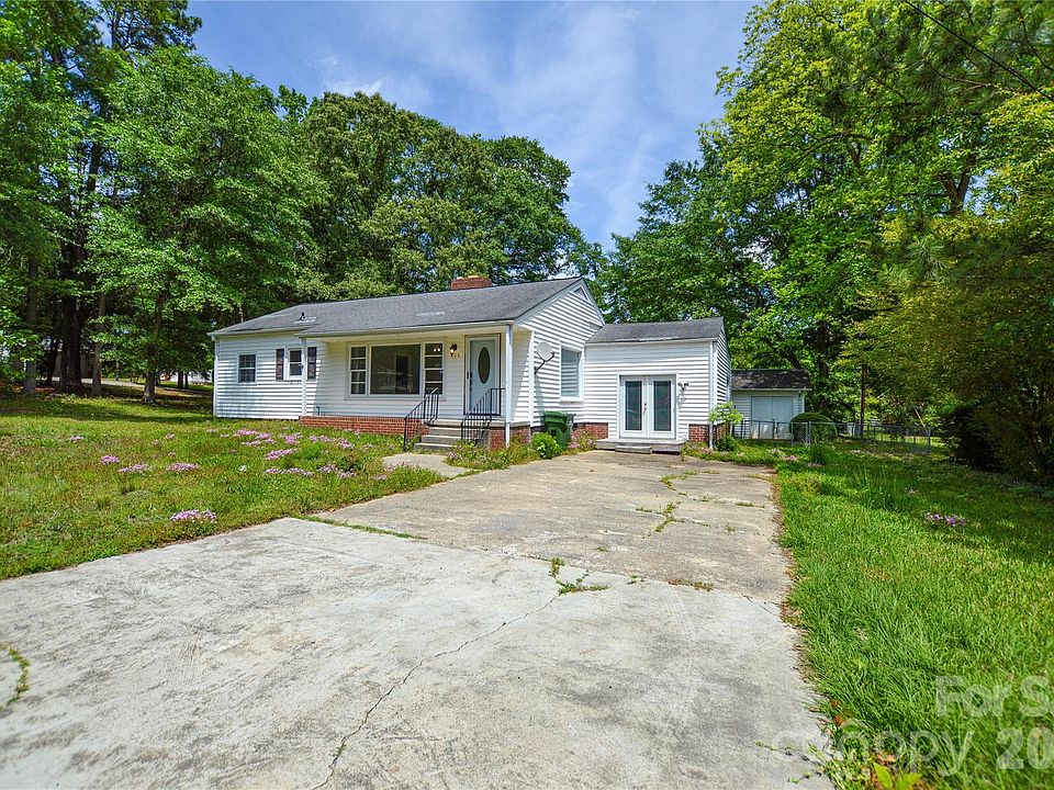 1st image of 605 Gillsbrook Rd