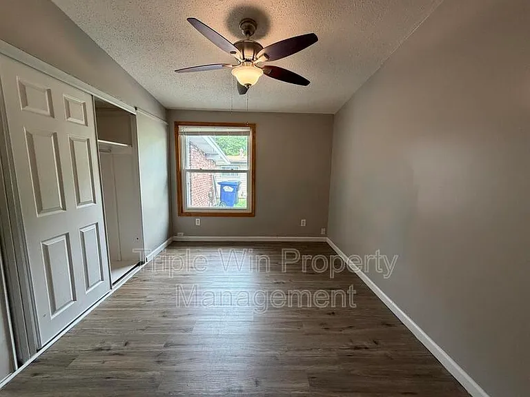 810 Saint Anthony Ln — Photo 22