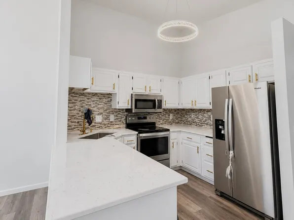 4230 Goldenrod Ln N, Plymouth, MN 55441