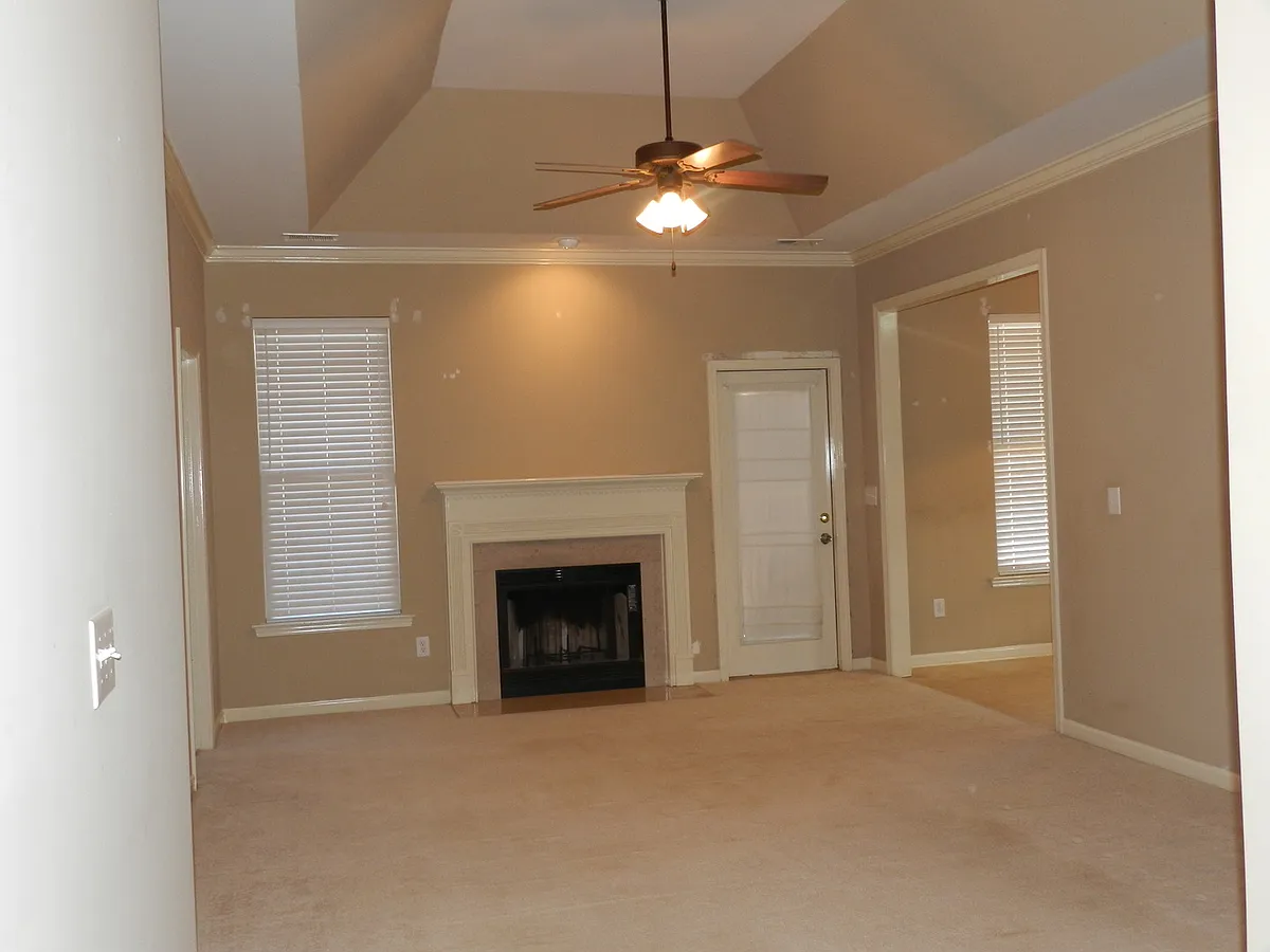 Building Photo - 825 Barkley Dr