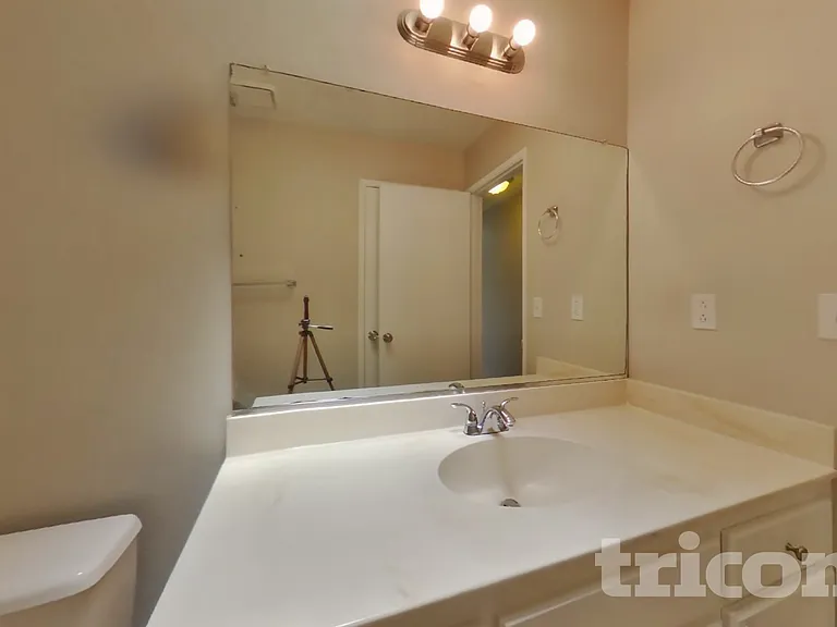 1344 Shaddick Dr — Photo 15