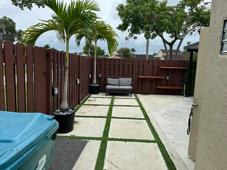6330 NW 170th Ln — Photo 32