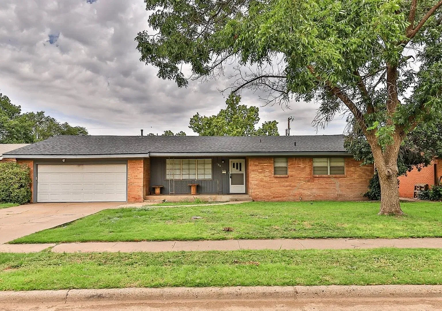 Spacious 4 bedroom 2 bathroom close to Texas Tech! — Photo 2
