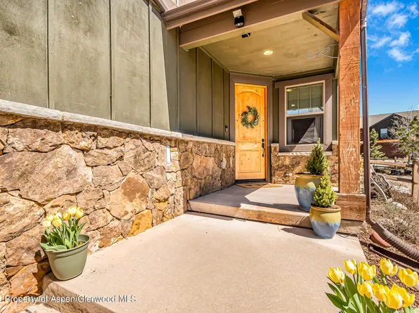 110 White Tail Dr, New Castle, CO 81647