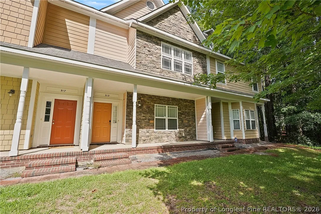 3 bed, 2.5 bath, 1787 sqft, $1,750 — Photo 1