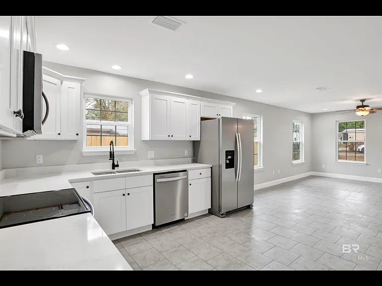 24672 Chestnut St — Photo 9