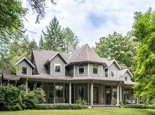 1110 Centre St, Pelham, ON L0S 1C0