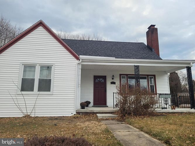 1st image of 1039 4th Ave