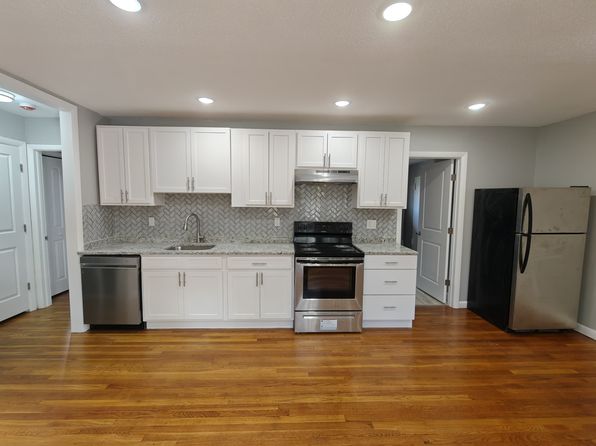 15 Racebrook Rd #15A