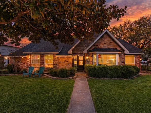 8019 Green Lawn Dr, Houston, TX 77088