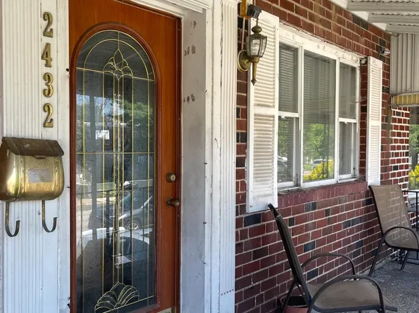 2432 S Ulena St, Philadelphia, PA 19153