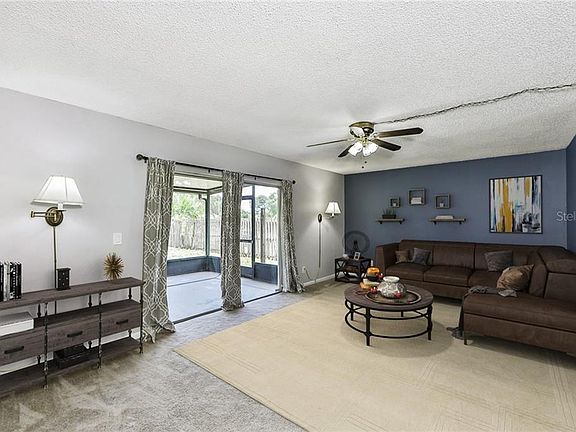 4th image of 3911 Briarlake Dr