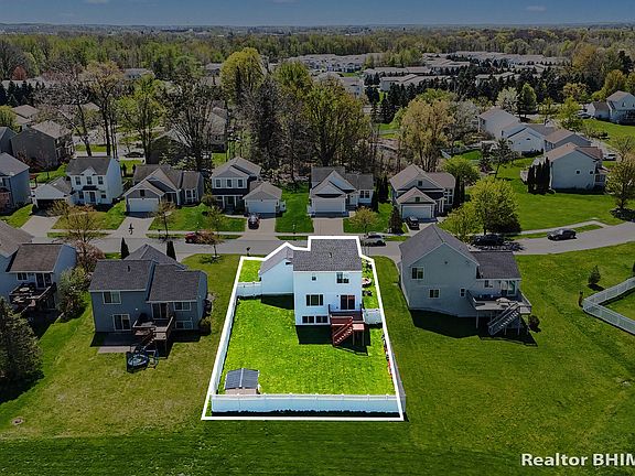 4th image of 3721 Cedar Landing Dr SE