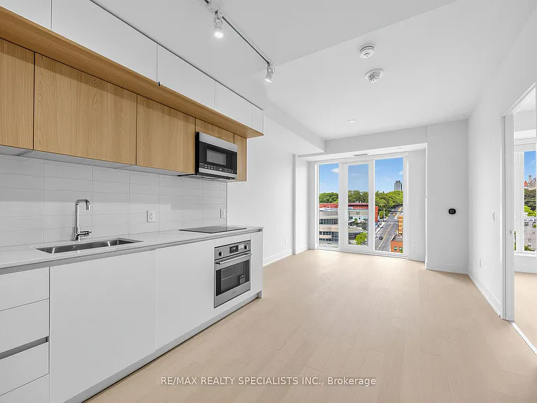 322 Dupont St #907 — Photo 3