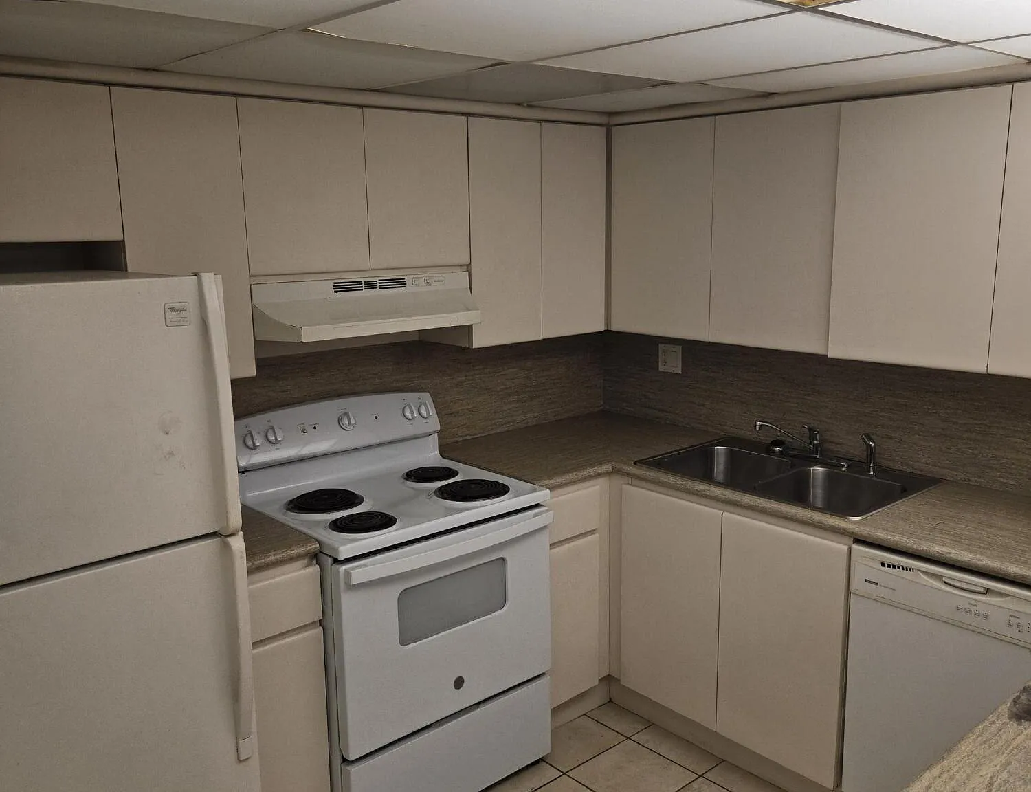 3 bed, 1.5 bath, 1290 sqft, $2,700 — Photo 3