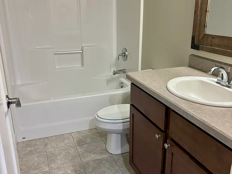 4194 Bainbridge Cir — Photo 2