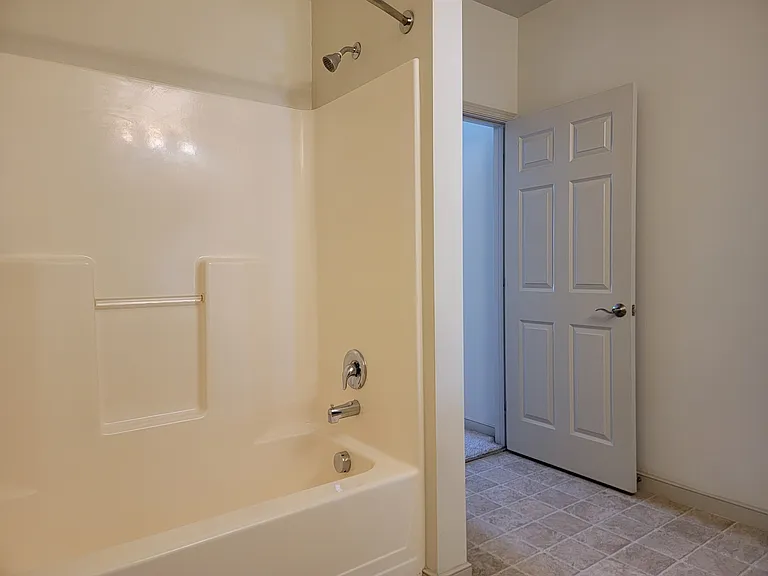 1968 Shady Oak Dr — Photo 13