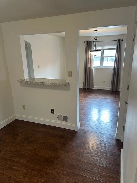 409 Cochran Rd — Photo 3