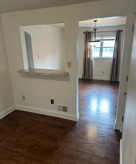 409 Cochran Rd — Photo 3