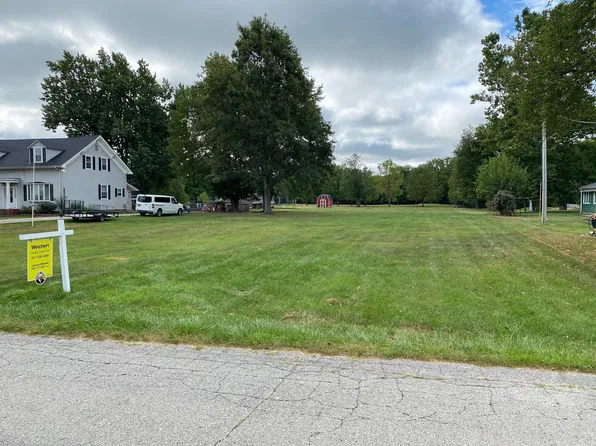 1050 North St, Elwood, IN 46036