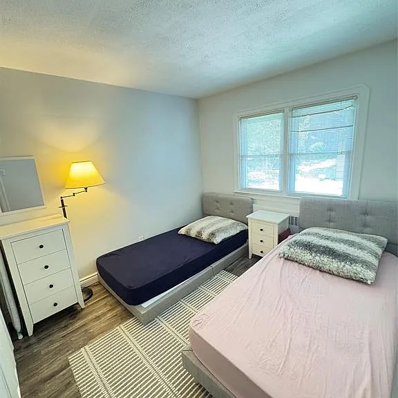 2437 Riverside Dr W — Photo 12