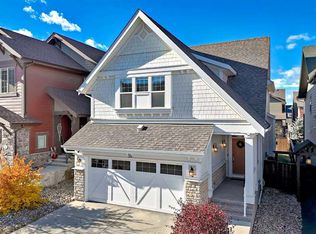 10 E Riviera Pl, Cochrane, AB T4C 0V4