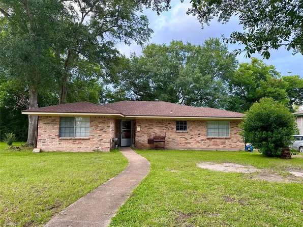 213 E Rhodes Ave, Lufkin, TX 75901