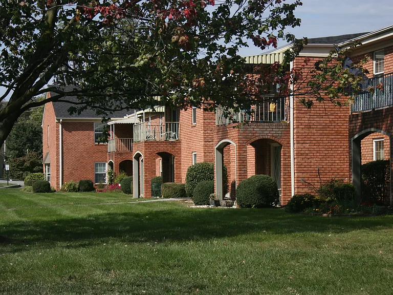Chateau Riviera — Photo 8