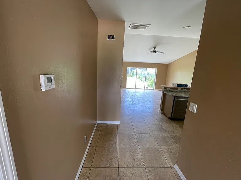 126 Hightower Ave S — Photo 5