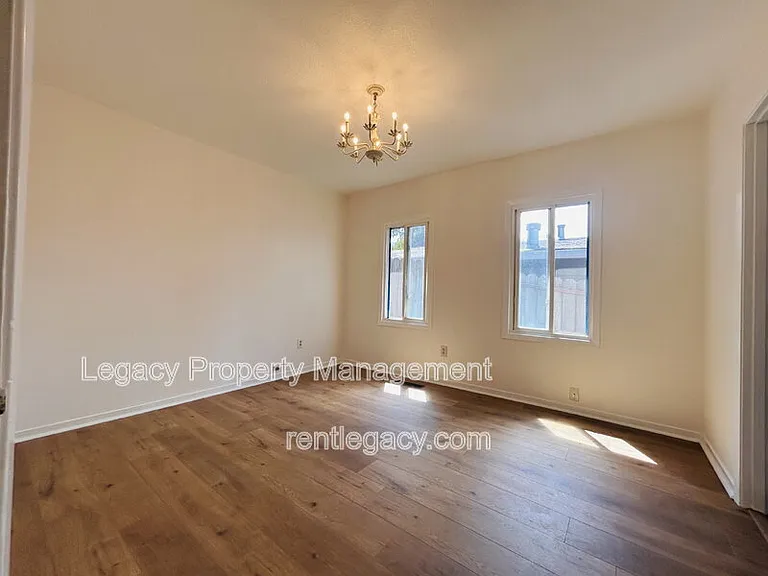 653 Alhambra St — Photo 15
