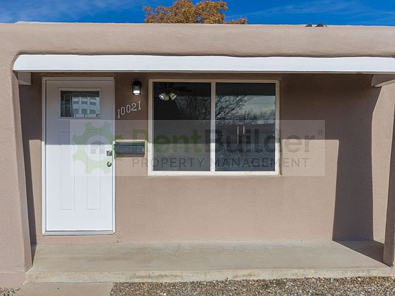 2nd image of 10021 Los Arboles Ave NE