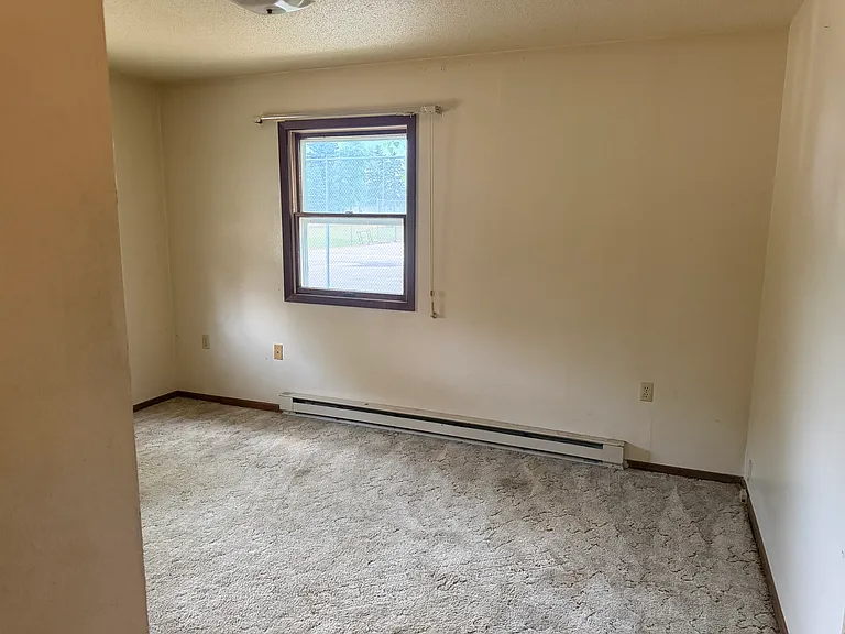 302 Main St N #7 — Photo 4