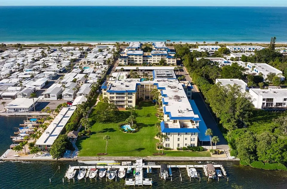 3808 Gulf Of Mexico Dr #E205