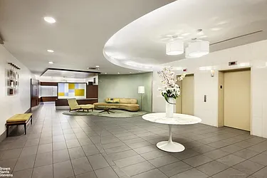 Rented by R New York