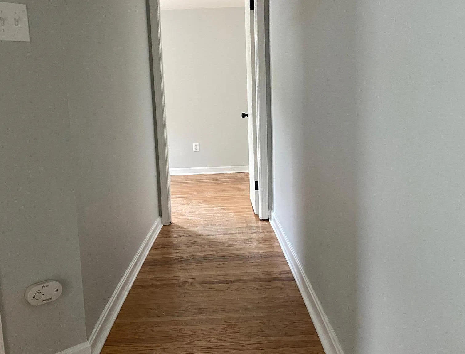 3 bed, 1.5 bath, 1350 sqft, $2,350 — Photo 4