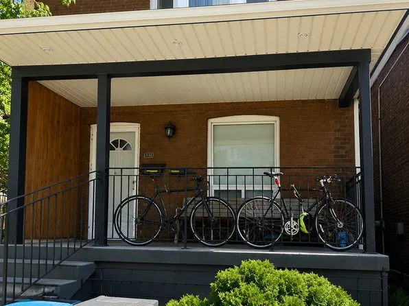 827 Dupont St, Toronto, ON M6G 1Z7