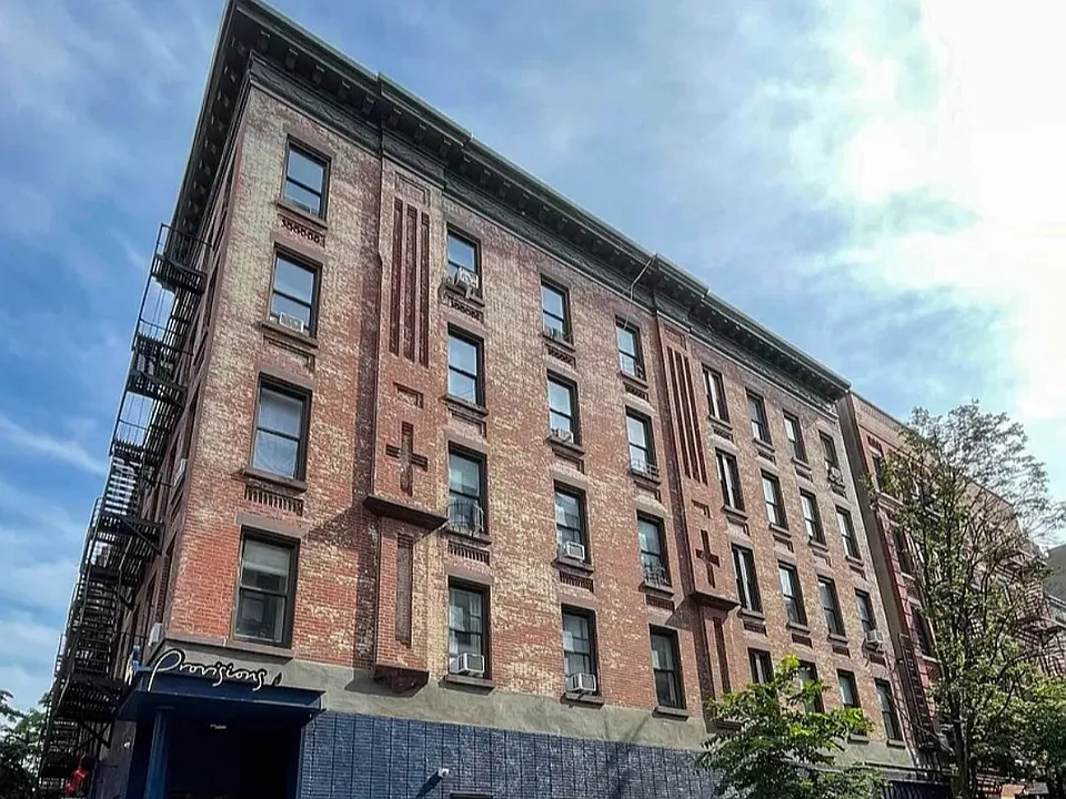 29 Bedford St #3