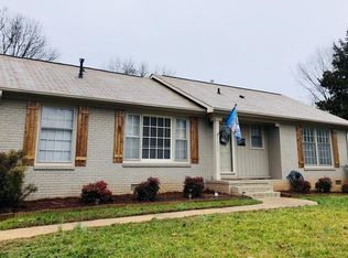 7121 Mapleridge Dr, Charlotte, NC 28210