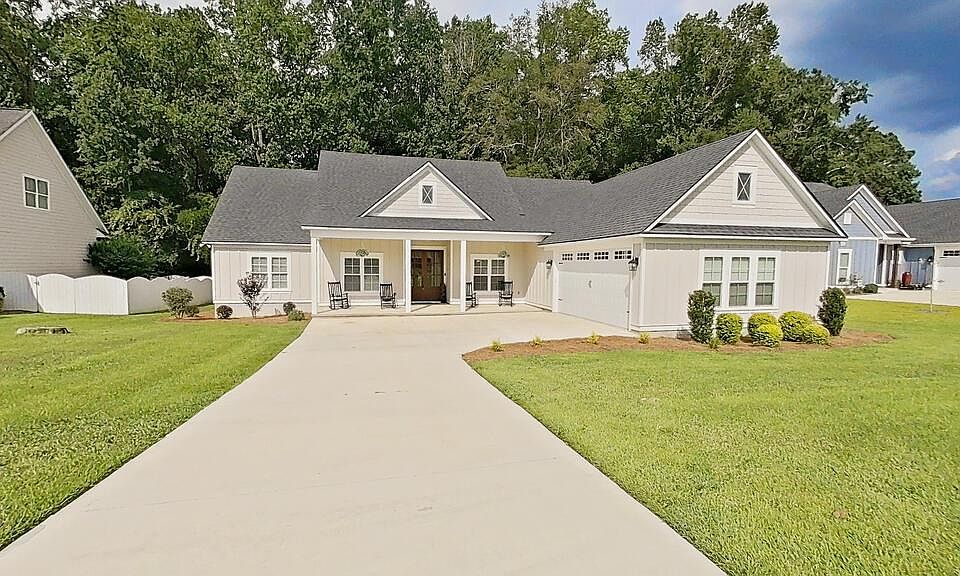 1st image of 370 Madison Grv