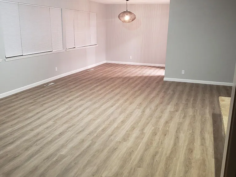 324 Glendora Cir — Photo 3