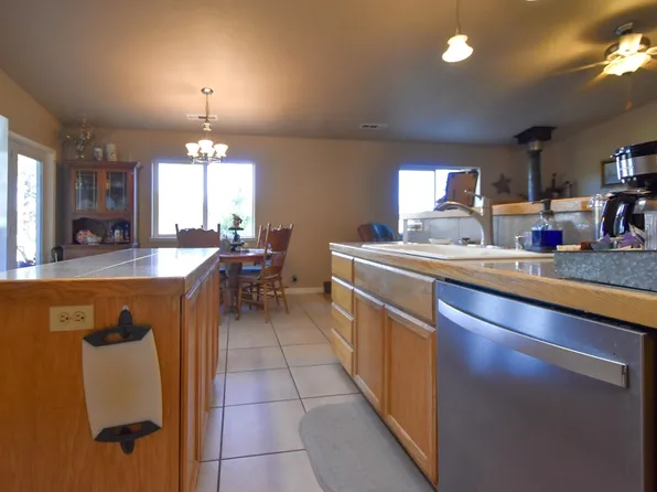 5328 Woodland Dr, Yreka, CA 96097