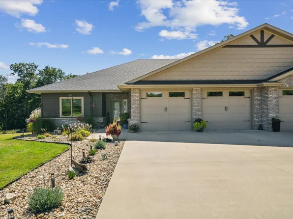 20679 Kayak Ct, Manchester, IA 52057