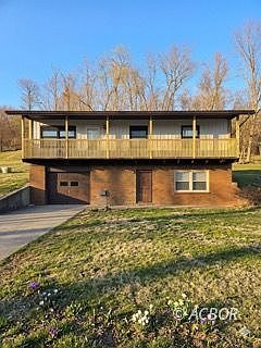 1st image of 220 Carman Dr