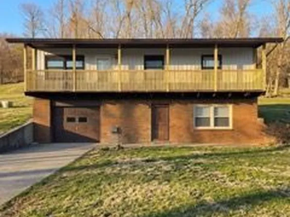 220 Carman Dr, Gallipolis, OH 45631