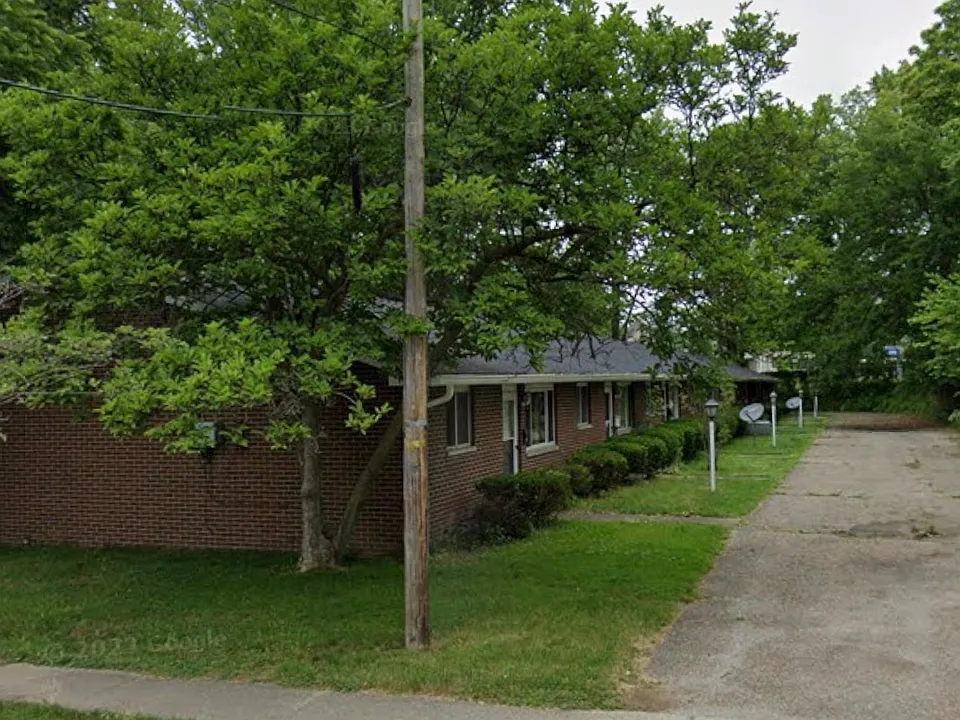 W Spruce Ave