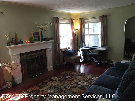 3rd image of 1104 Griswold St SE